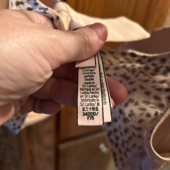 Neutral Animal Print Bra Victoria Secret 34DDD - Picture 3 of 3